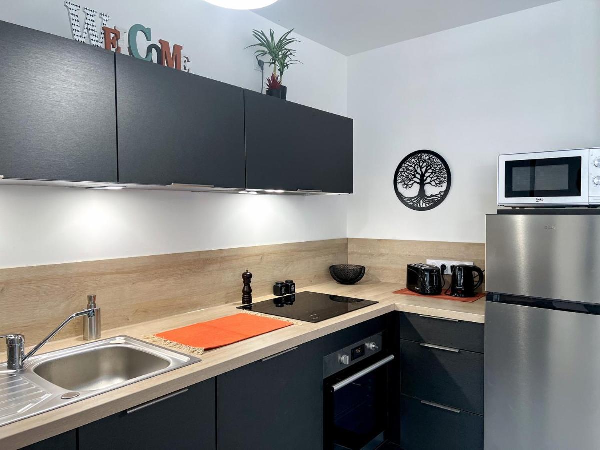 Le Frere Charmes Apartment Aurillac Bagian luar foto