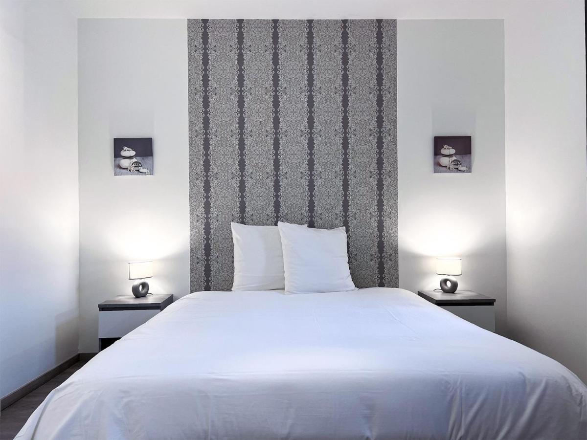 Le Frere Charmes Apartment Aurillac Bagian luar foto